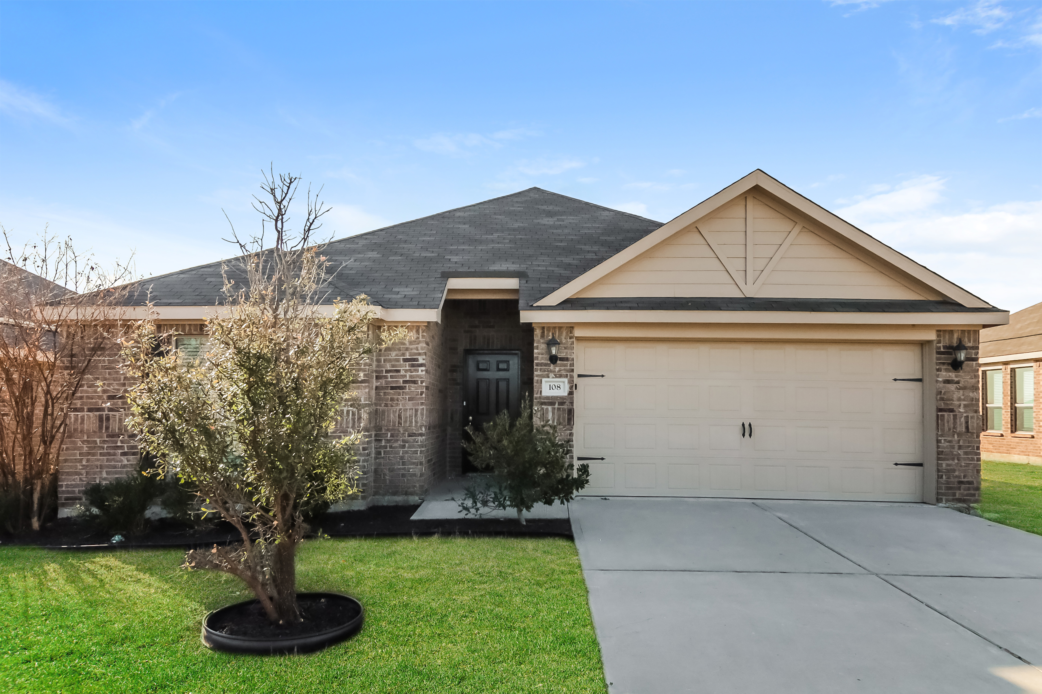 108 MAGNOLIA DR SANGER, TX 76266